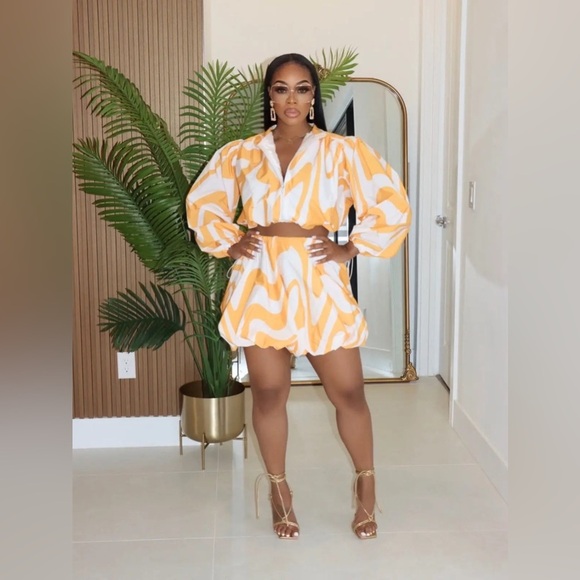 Creamsicle Sporty Lightweight Bubble Mini Skirt & Cropped Jacket 2 Piece Set - Picture 1 of 5